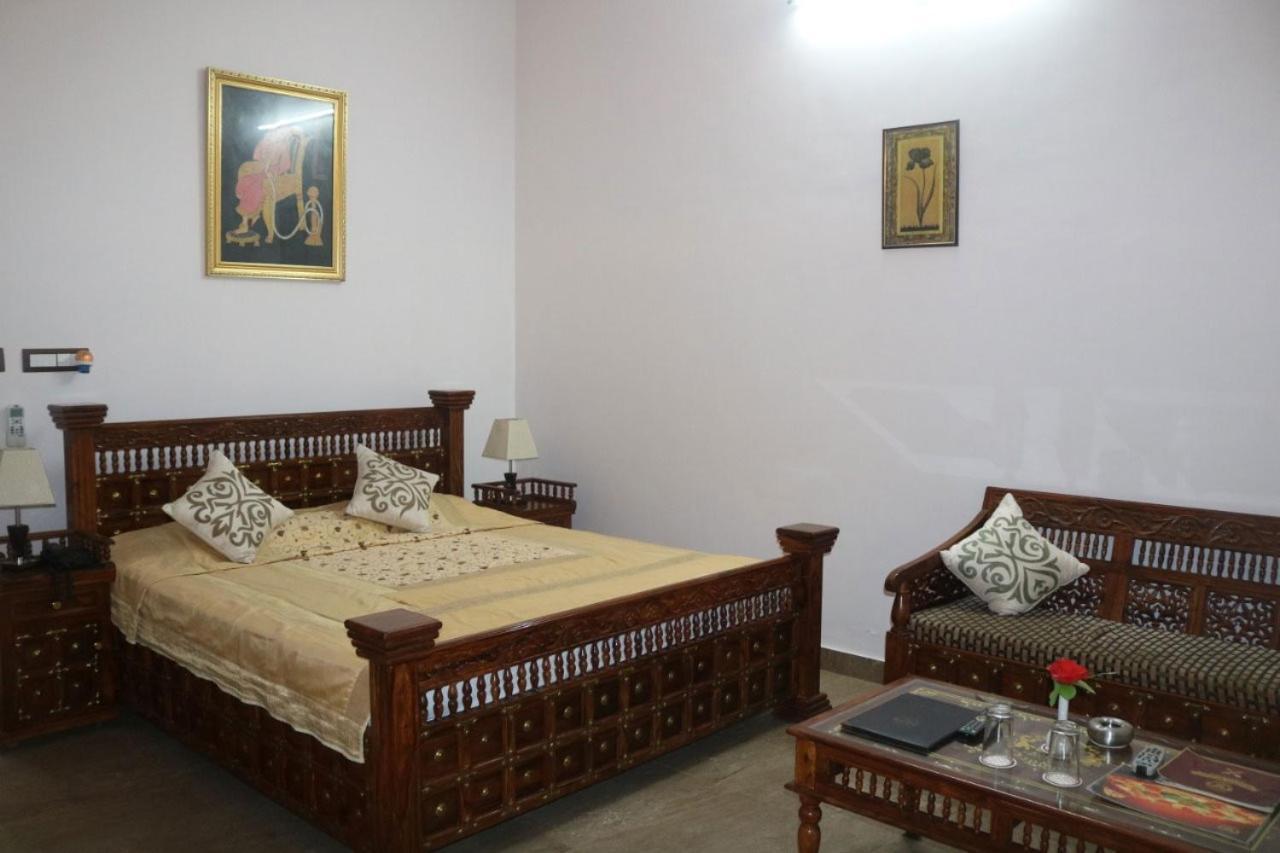 Hotel Shakti Palace Churu ภายนอก รูปภาพ